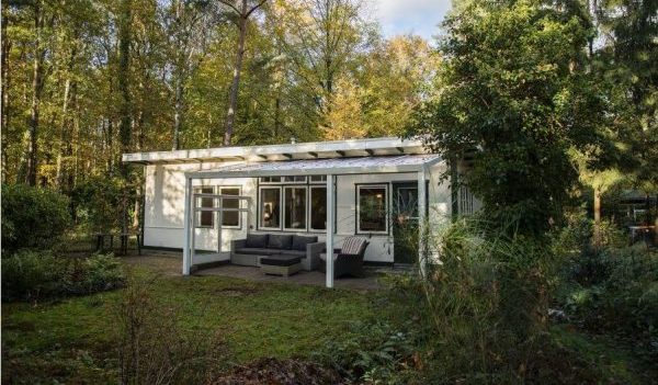 Boswachtershuisje met overdekt terras