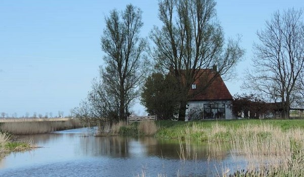 Hutje op de heide in Friesland