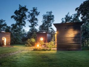 Slapen onder de sterren in een sterrenkubus