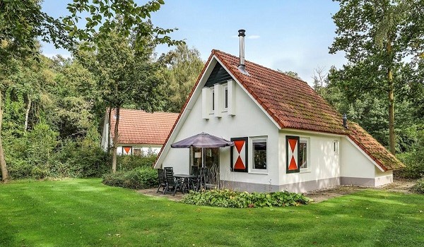 Vakantiehuisje met open haard in Limburg