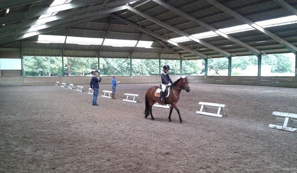 manege op vakantiepark De Bronzen Emmer