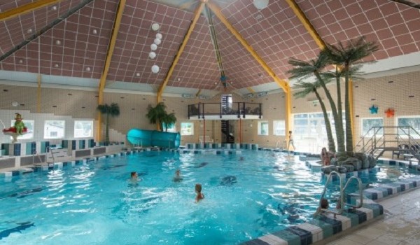 Overdekt zwembad op vakantiepark in Limburg