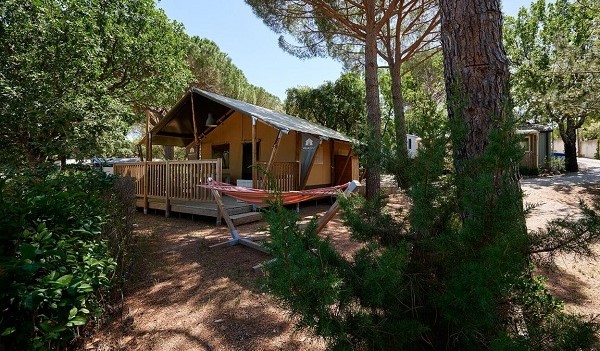 Glamping tent op camping aan Côte d’Azur
