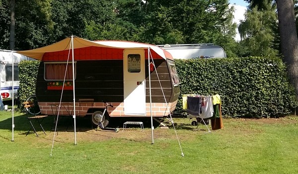 Unieke caravan op camping Zandhegge
